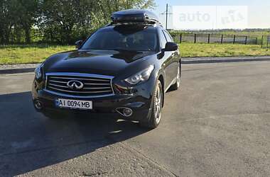 Infiniti QX70  2013