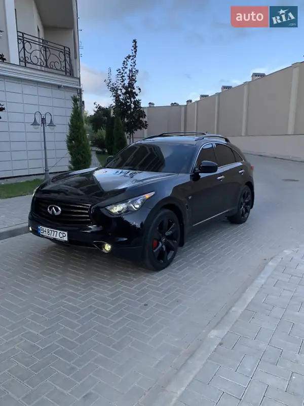 Infiniti QX70