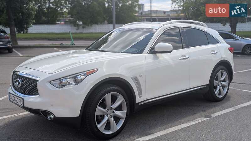 Infiniti QX70