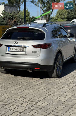 Infiniti QX70  2013