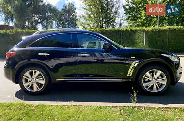 Infiniti QX70  2013
