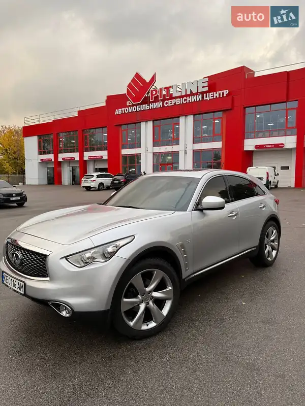 Infiniti QX70
