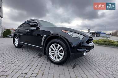 Infiniti QX70 2013