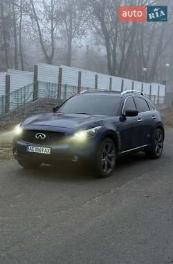 Infiniti QX70  2012