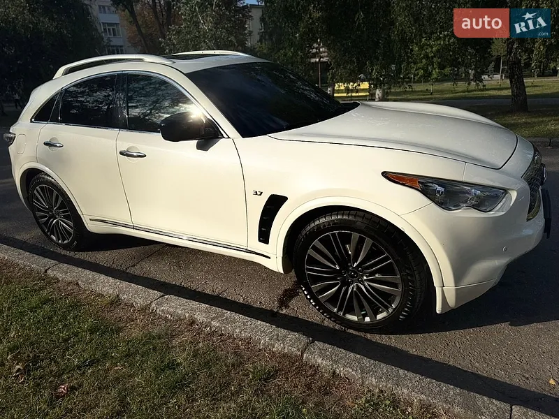 Infiniti QX70