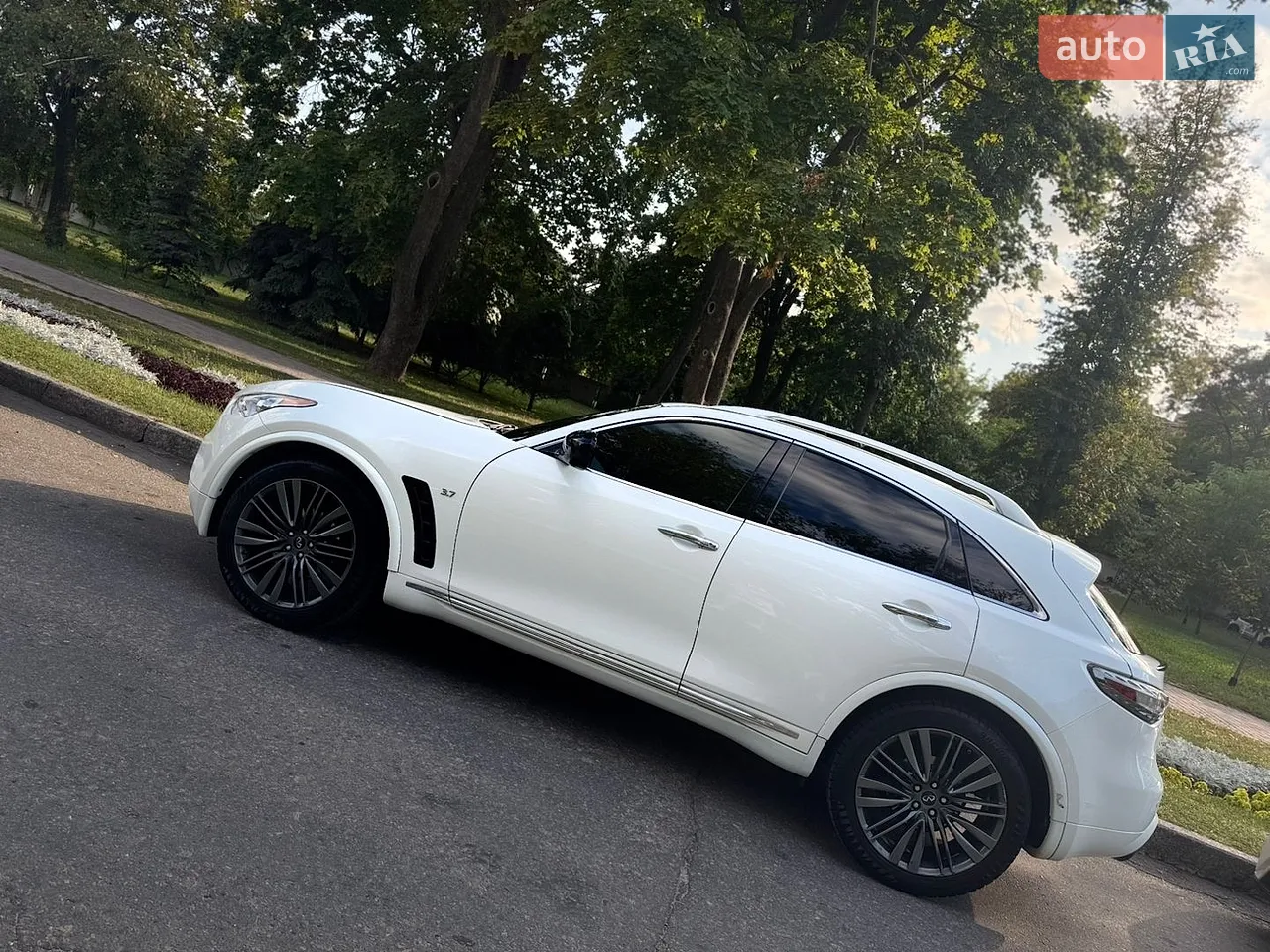 2017 Infiniti QX70 - мініатюра 4