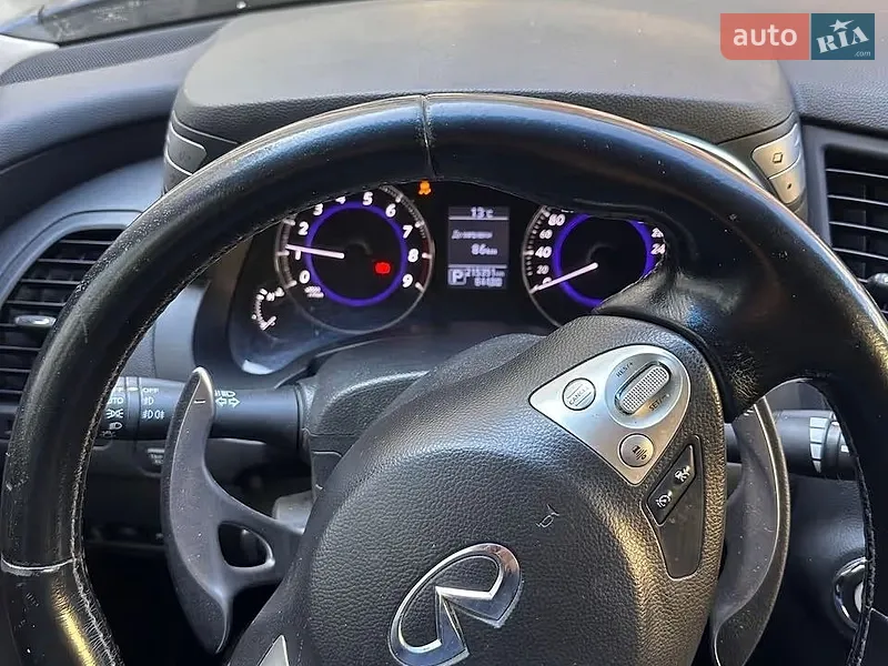 Infiniti QX70 2014