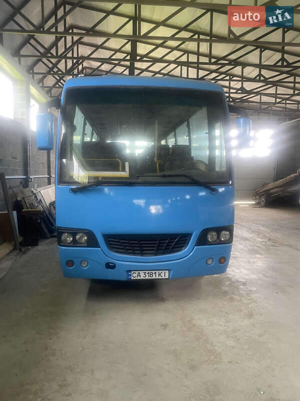 Туристический / Междугородний автобус Isuzu Turquoise