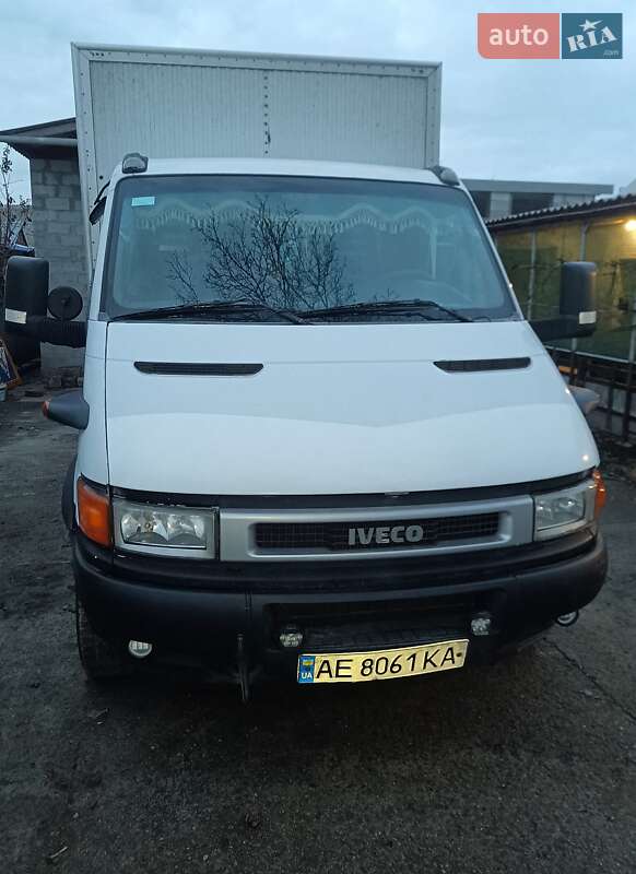 Вантажний фургон Iveco 65C17