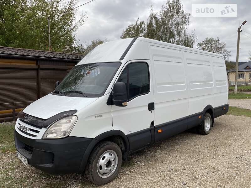 Вантажівки Iveco Daily