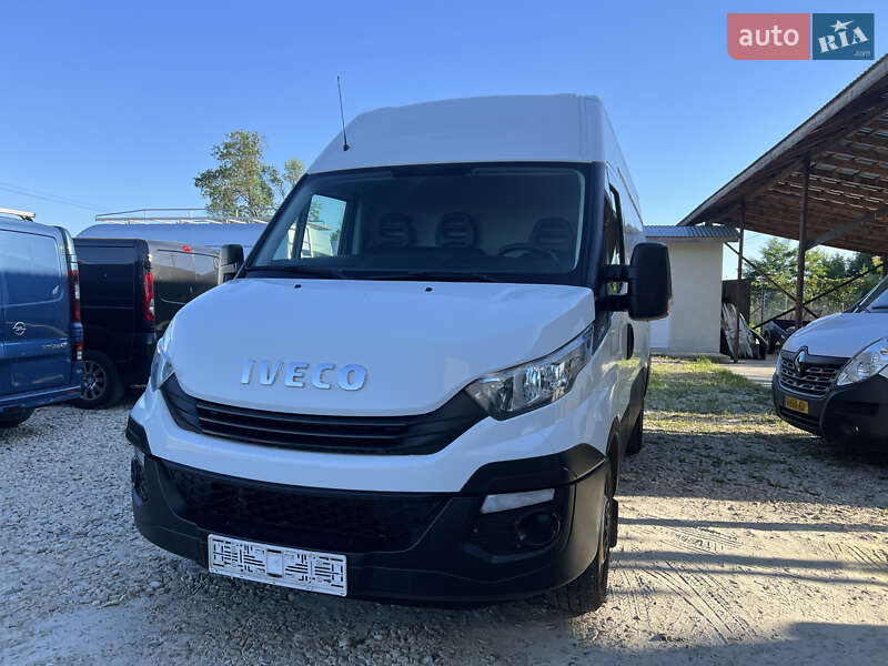 Грузовой фургон Iveco Daily