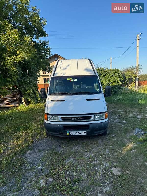 Автобуси Iveco Daily