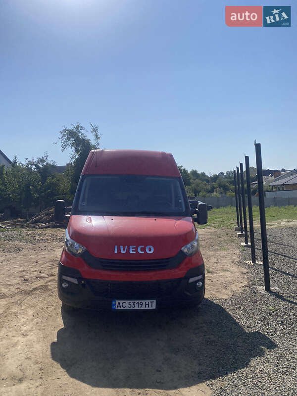 Тягач Iveco Daily