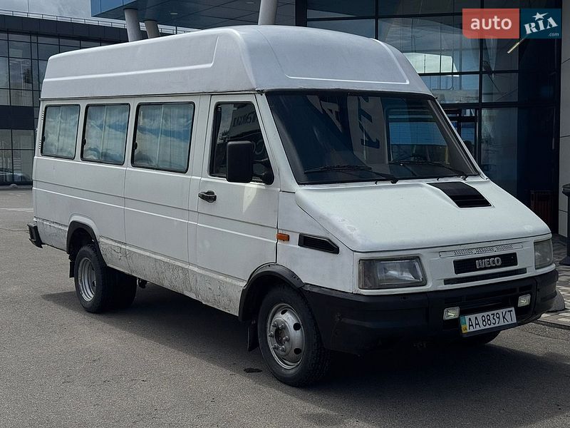Микроавтобус Iveco Daily