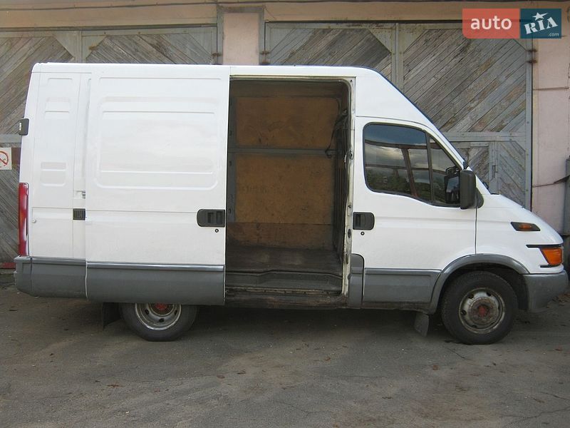 Грузовой фургон Iveco Daily 2000 в Киеве