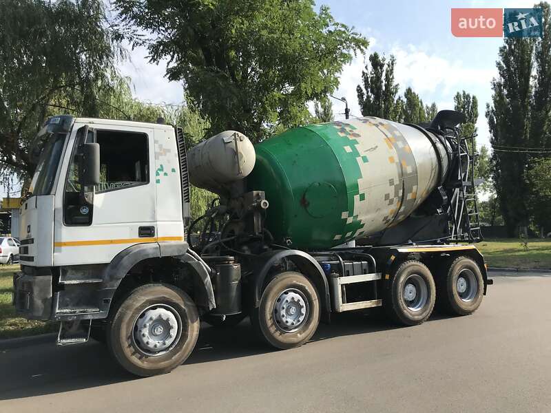 Спецтехніка Iveco EuroTrakker