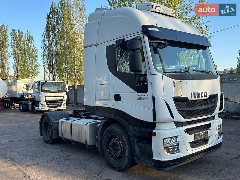 Тягач Iveco Stralis