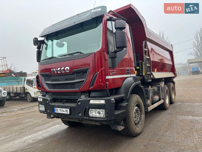 Грузовики Iveco Trakker