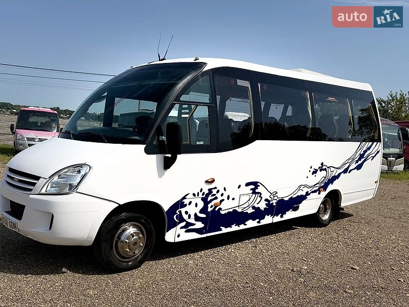 Мікроавтобус Iveco Wing