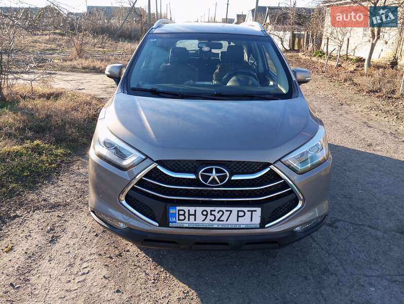 Хэтчбек JAC S3