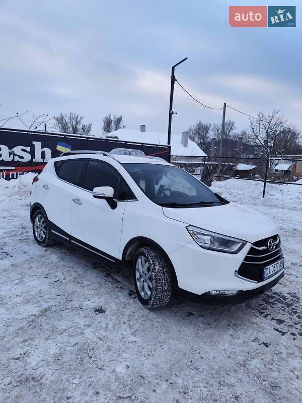 Хетчбек JAC S3