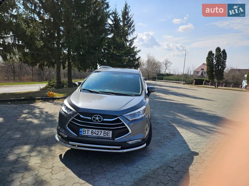Хетчбек JAC S3