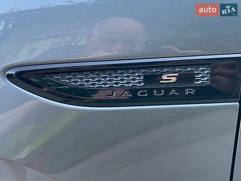 Внедорожник / Кроссовер Jaguar E-Pace 2019 в Хотине