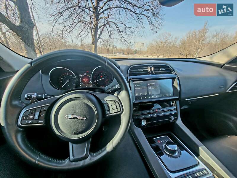 Внедорожник / Кроссовер Jaguar F-Pace 2018 в Запорожье