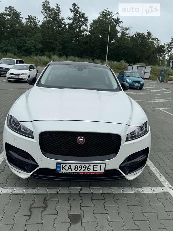 Jaguar F-Pace