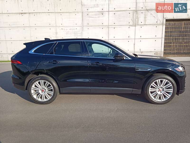 Внедорожник / Кроссовер Jaguar F-Pace 2019 в Киеве