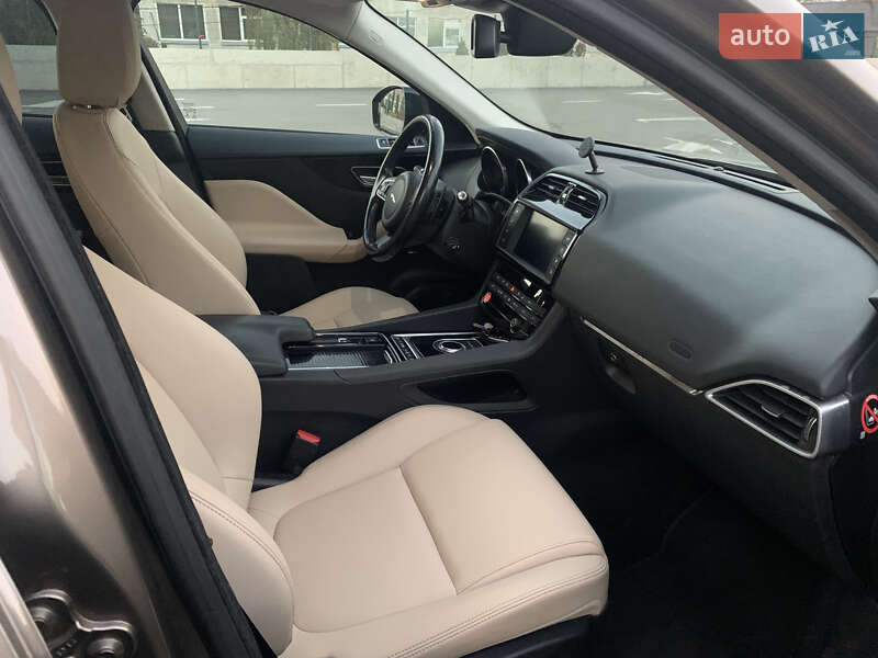 Позашляховик / Кросовер Jaguar F-Pace 2016 в Києві фото 3 Позашляховик / Кросовер Jaguar F-Pace 2016 в Києві
