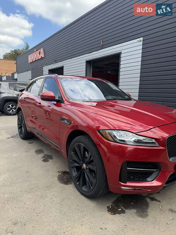 Позашляховик / Кросовер Jaguar F-Pace 2016 в Сумах