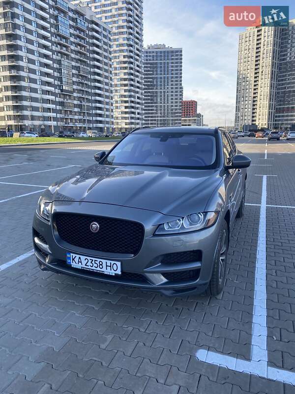 Внедорожник / Кроссовер Jaguar F-Pace 2016 в Киеве