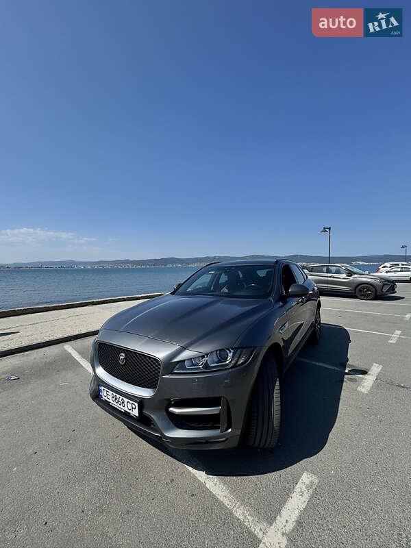 Легкові Jaguar F-Pace