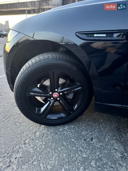 Позашляховик / Кросовер Jaguar F-Pace 2019 в Києві