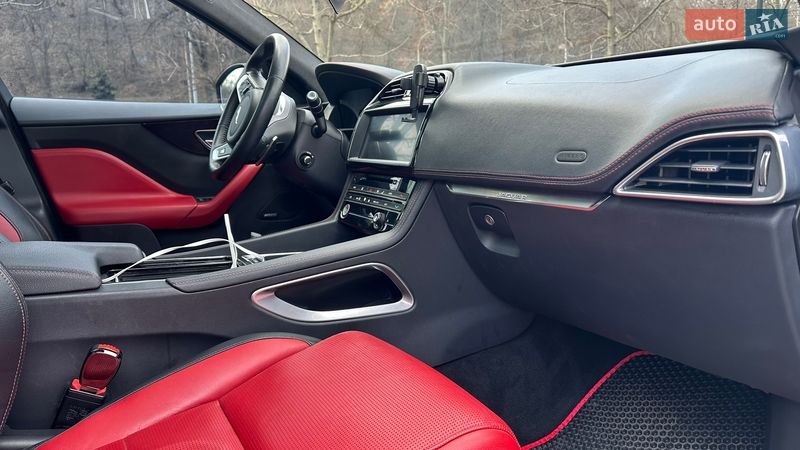 Позашляховик / Кросовер Jaguar F-Pace 2019 в Києві