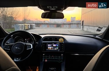Внедорожник / Кроссовер Jaguar F-Pace 2016 в Киеве фото 35 Внедорожник / Кроссовер Jaguar F-Pace 2016 в Киеве