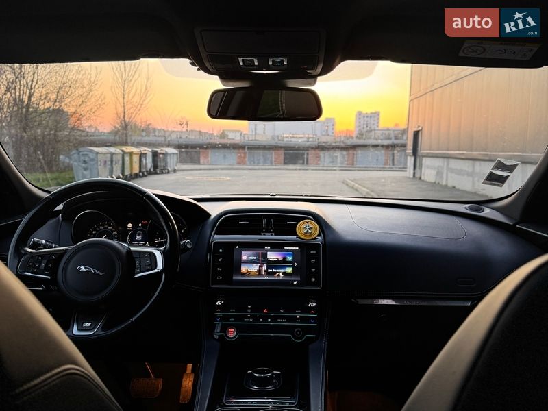 Внедорожник / Кроссовер Jaguar F-Pace 2016 в Киеве фото 35 Внедорожник / Кроссовер Jaguar F-Pace 2016 в Киеве