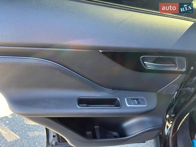 Внедорожник / Кроссовер Jaguar F-Pace 2019 в Киеве