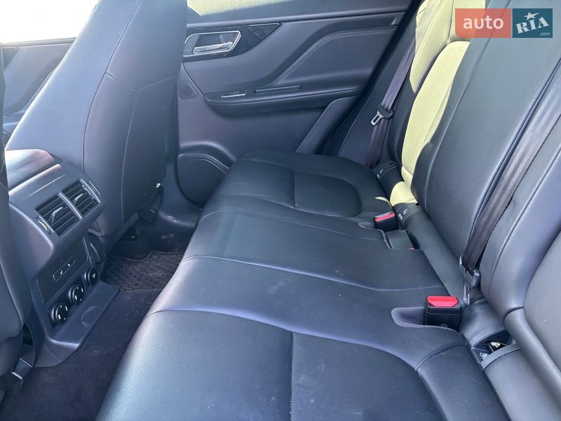 Внедорожник / Кроссовер Jaguar F-Pace 2019 в Киеве