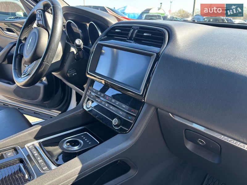 Внедорожник / Кроссовер Jaguar F-Pace 2019 в Киеве