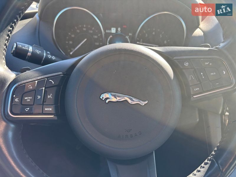 Внедорожник / Кроссовер Jaguar F-Pace 2019 в Киеве