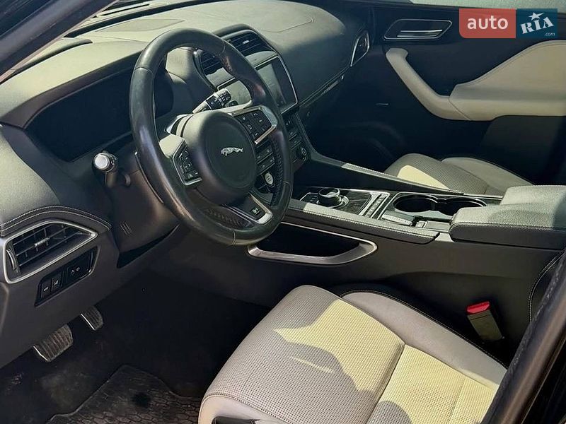 Внедорожник / Кроссовер Jaguar F-Pace 2017 в Киеве фото 10 Внедорожник / Кроссовер Jaguar F-Pace 2017 в Киеве