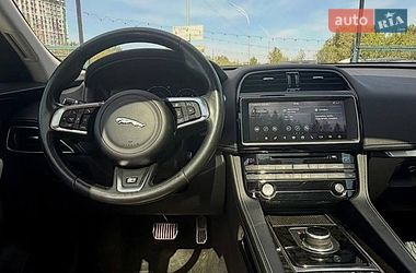 Внедорожник / Кроссовер Jaguar F-Pace 2017 в Киеве фото 11 Внедорожник / Кроссовер Jaguar F-Pace 2017 в Киеве