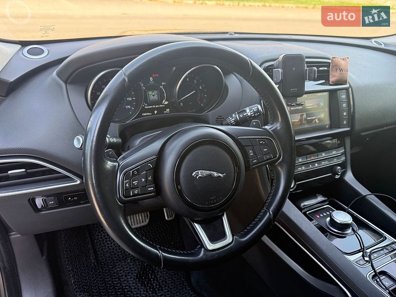 Внедорожник / Кроссовер Jaguar F-Pace 2016 в Виннице
