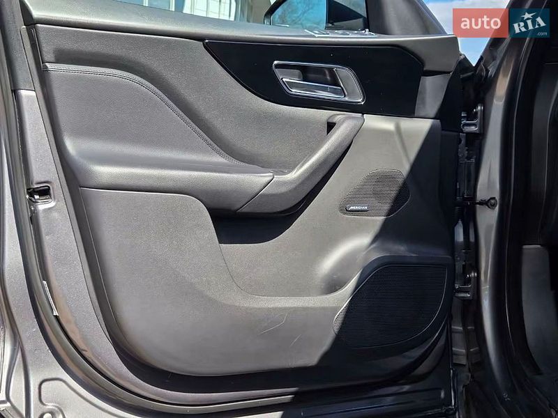 Позашляховик / Кросовер Jaguar F-Pace 2016 в Києві фото 13 Позашляховик / Кросовер Jaguar F-Pace 2016 в Києві