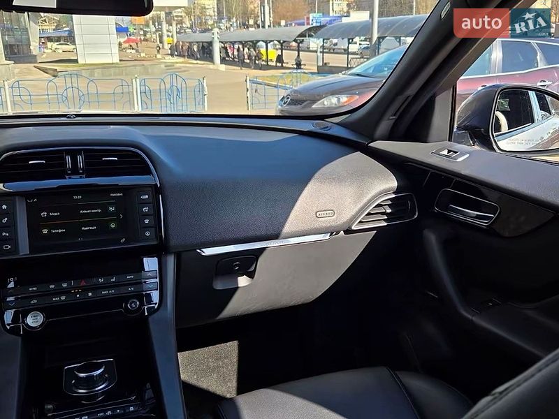 Позашляховик / Кросовер Jaguar F-Pace 2016 в Києві фото 27 Позашляховик / Кросовер Jaguar F-Pace 2016 в Києві