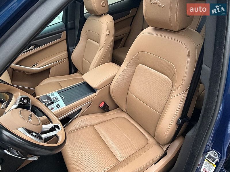 Внедорожник / Кроссовер Jaguar F-Pace 2021 в Ровно