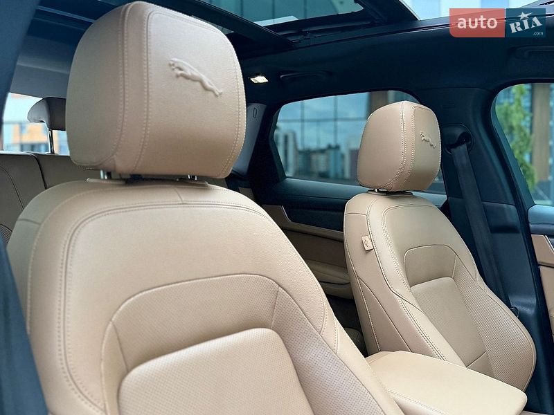 Внедорожник / Кроссовер Jaguar F-Pace 2021 в Ровно