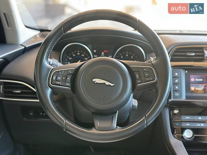 Внедорожник / Кроссовер Jaguar F-Pace 2017 в Киеве фото 16 Внедорожник / Кроссовер Jaguar F-Pace 2017 в Киеве
